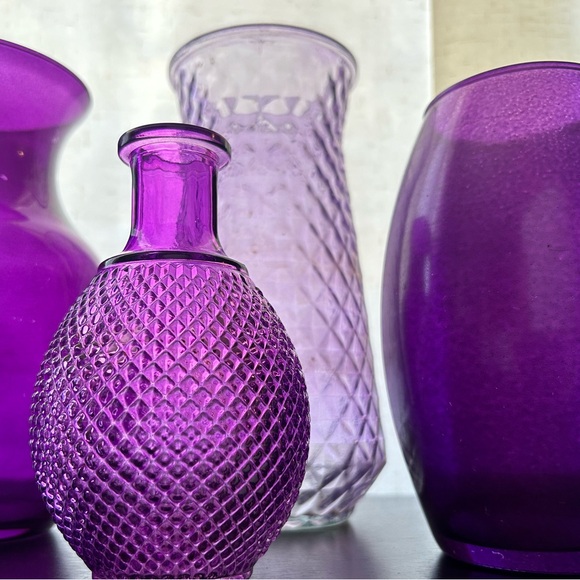 Vintage, Paula Lavender purple, textured vase. 9” - Picture 7 of 14